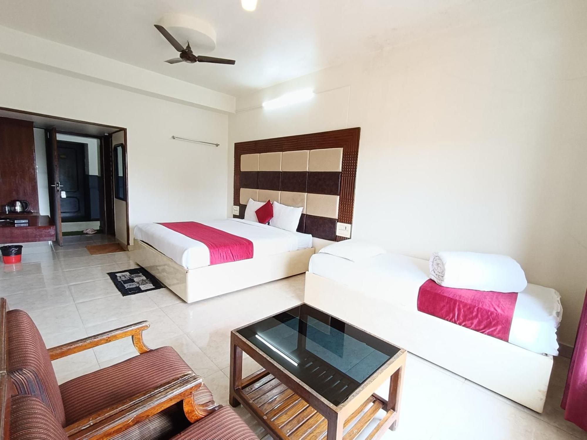 Hotel New Rajdarshan Madikeri Exterior foto